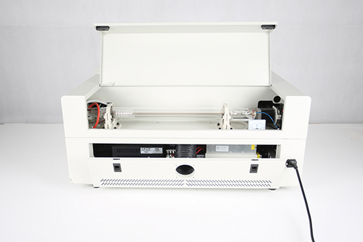 rear panel on the MIRA5Legacy model